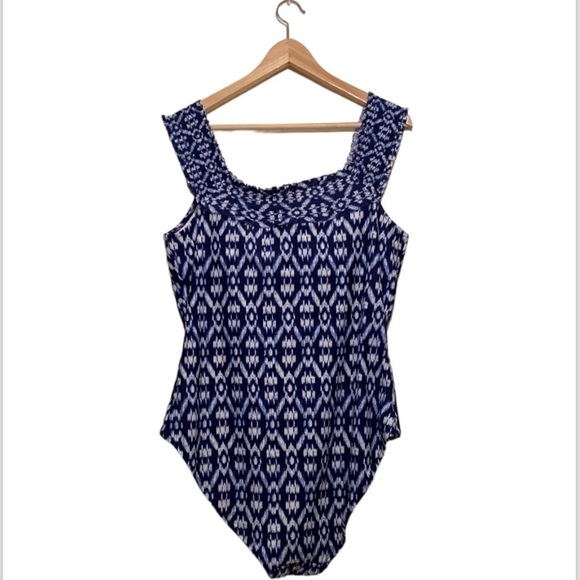 Old Navy blue and white one pieces swimwear. Size XXL - Picture 1 of 11